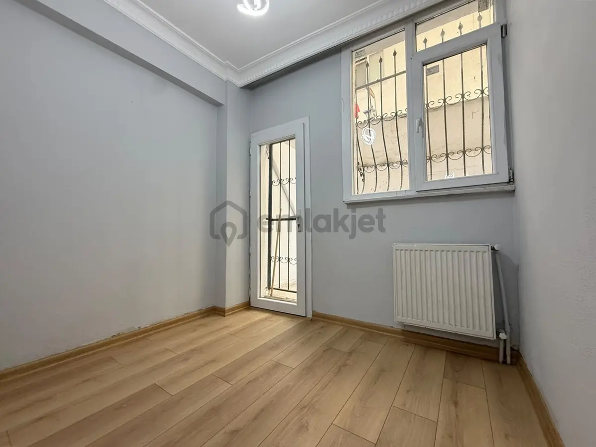 Metrobüse 10 Dk Balkonlu Dekorlu Cadde Dibi 2+1 Kiralık Daire ! - 11