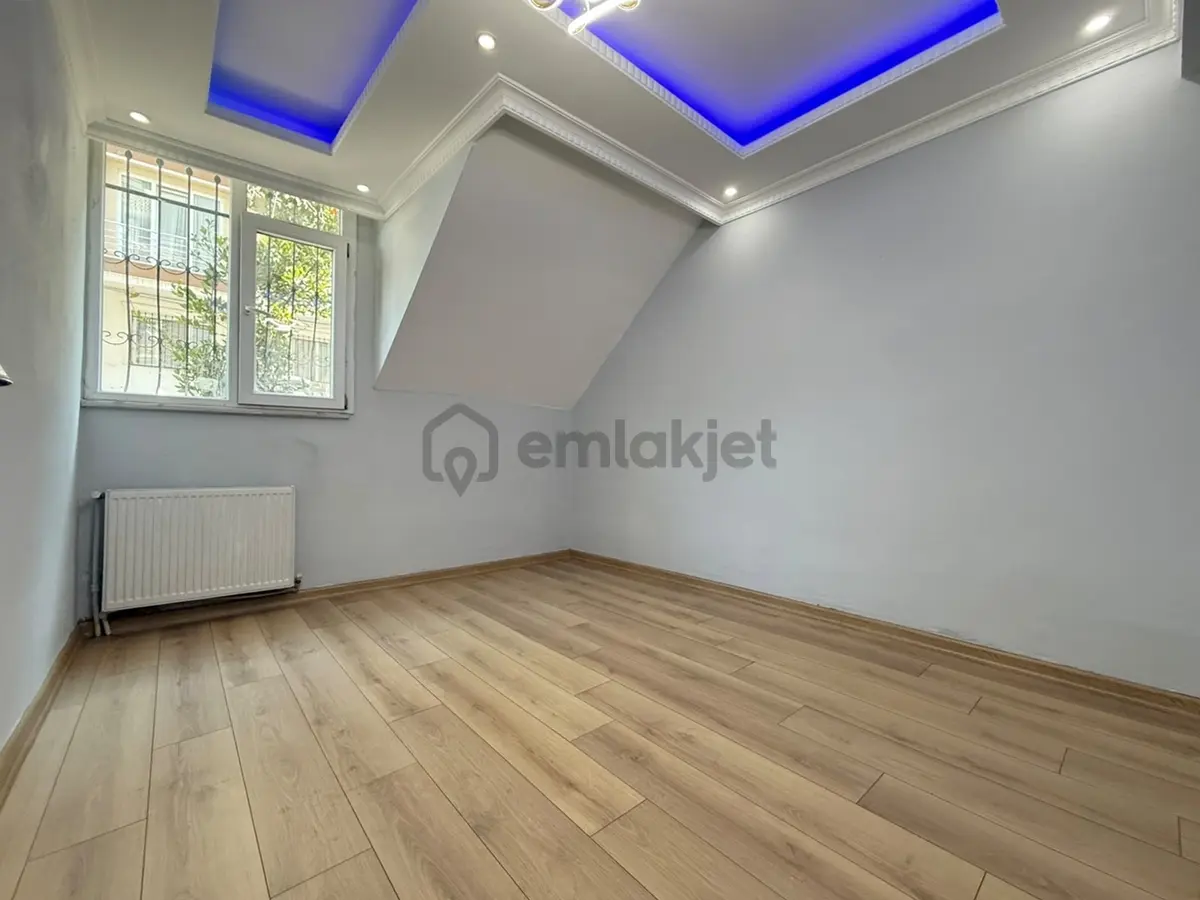 Metrobüse 10 Dk Balkonlu Dekorlu Cadde Dibi 2+1 Kiralık Daire ! - 27