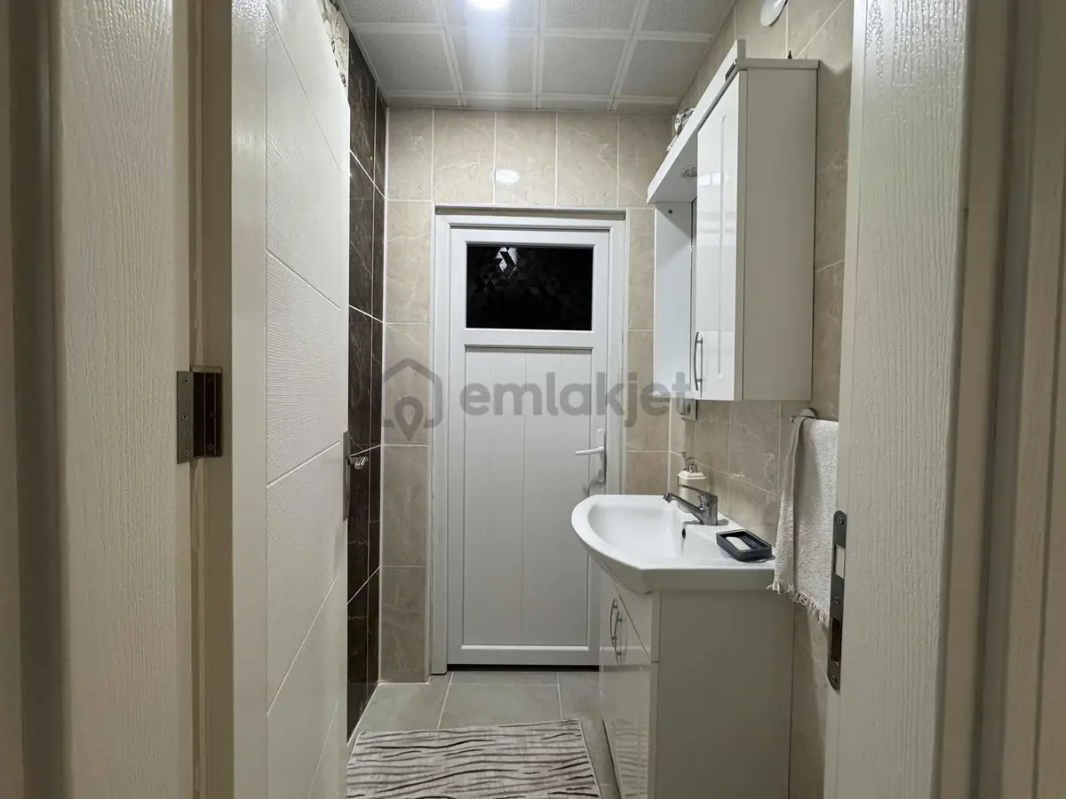 Van Yapı Emlak'tan Sünnetçioğlu Apt'da Satılık 2+1 Daire - 4