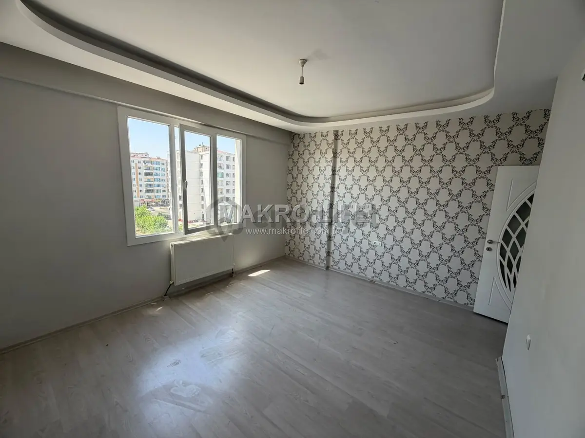 Bağcılarda Urfa Yolu Üzeri 2,5+1 Acil Satılık Daire - 5