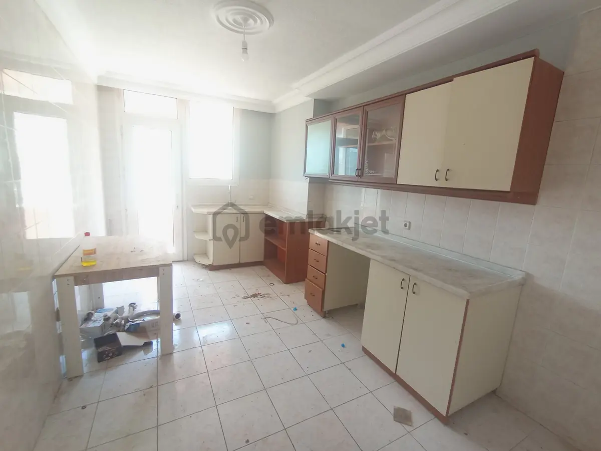 01 Yapı Emlak'tan Kiralık 3+1 Daire - 13