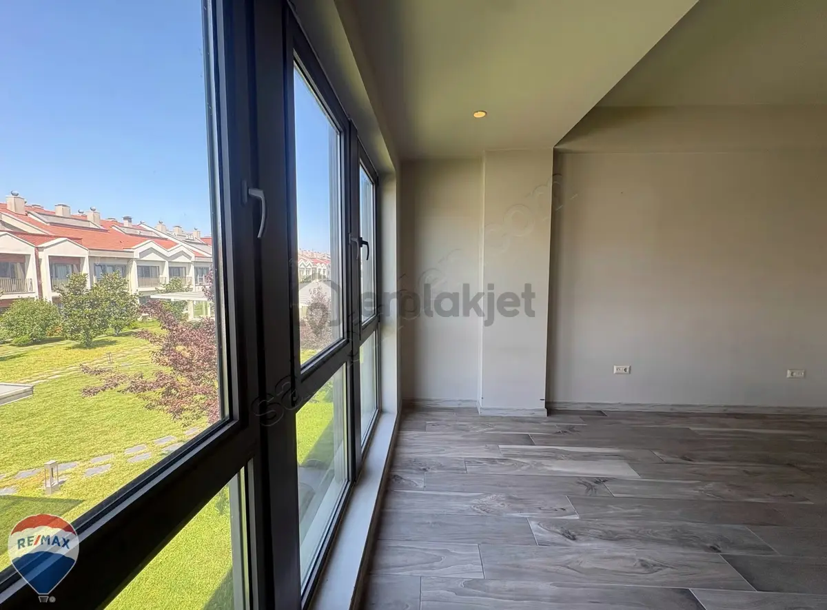 Cadde54'de Satılık 1+0 Bahçe Manzaralı Ofis - 12