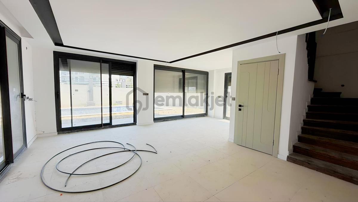 Luwi Residance'da Tam Müstakil Havuzlı Kiralık Villa - 11