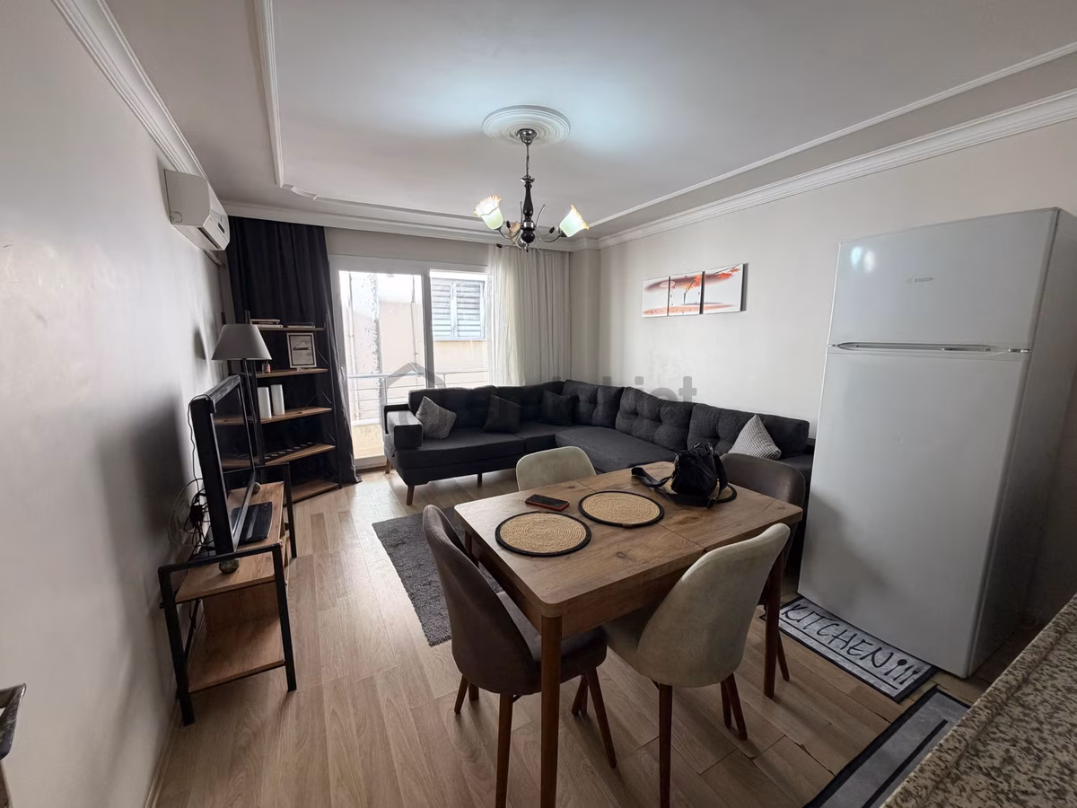 Dikili'de Denize Sadece 300 Metre Eşyalı 2+1 Satılık Daire