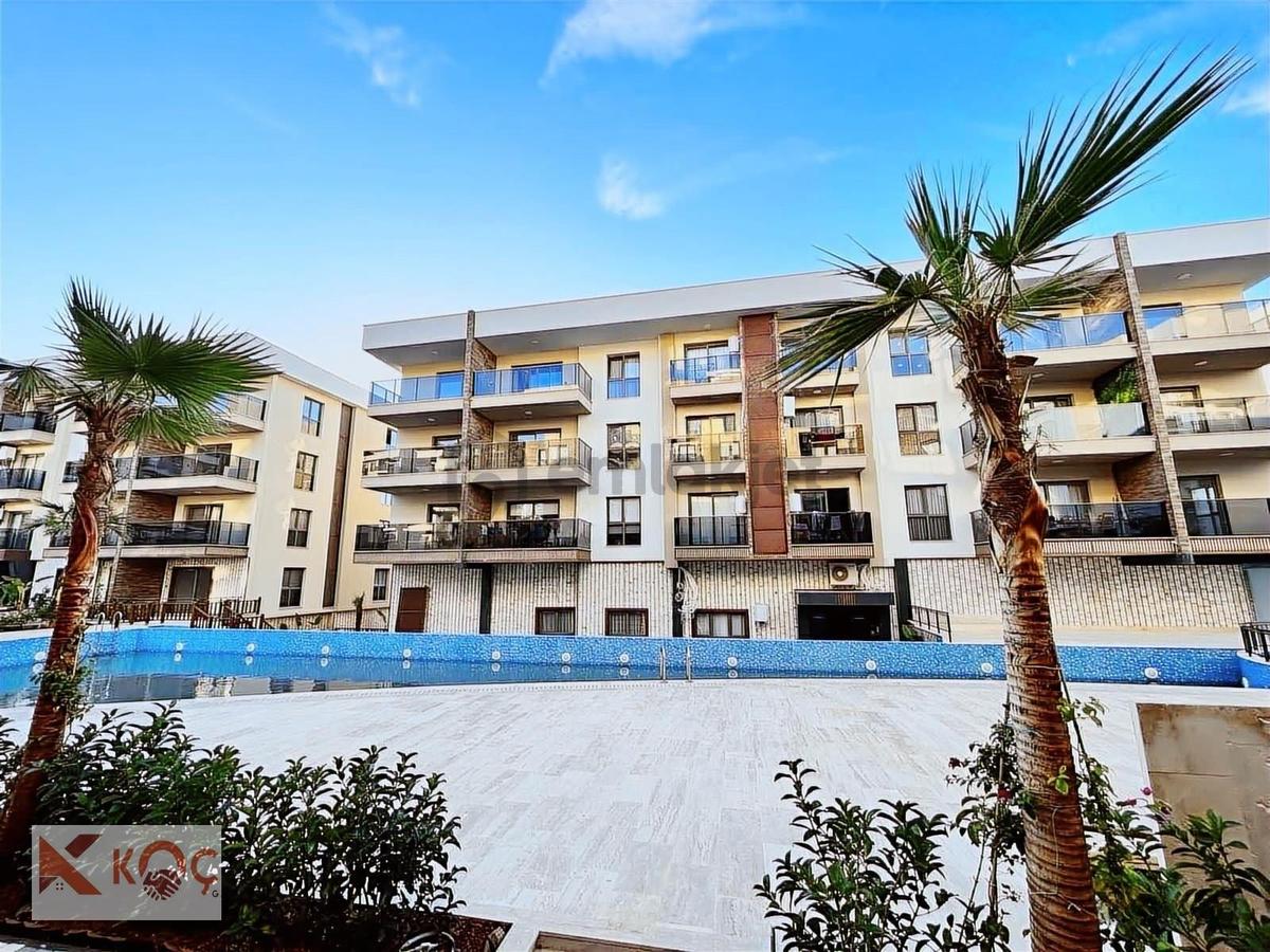 Kuşadasında Lüks Sitede Satılık 2+1 Daire - 3