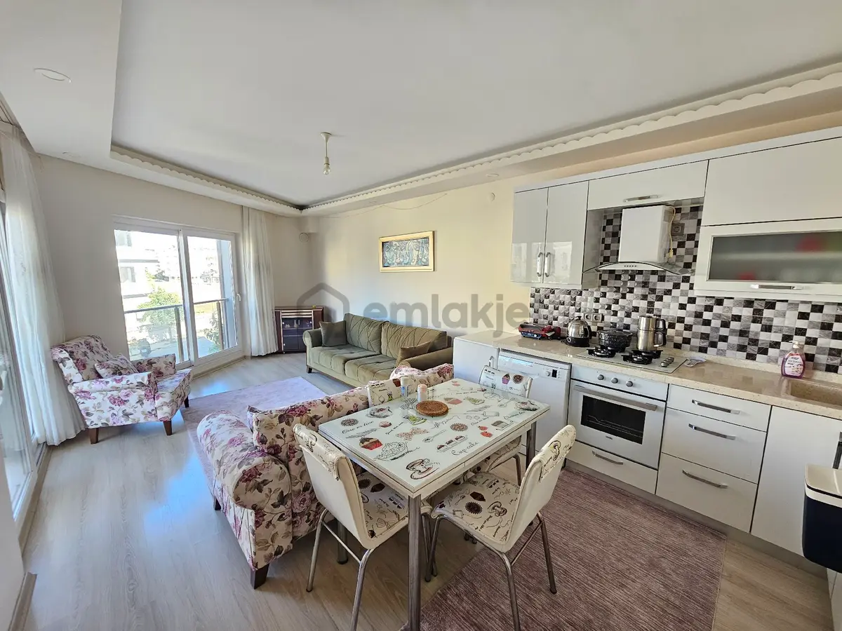 Didim Efeler Mah. Satılık Eşyalı 2+1 Ara Kat Daire - 5