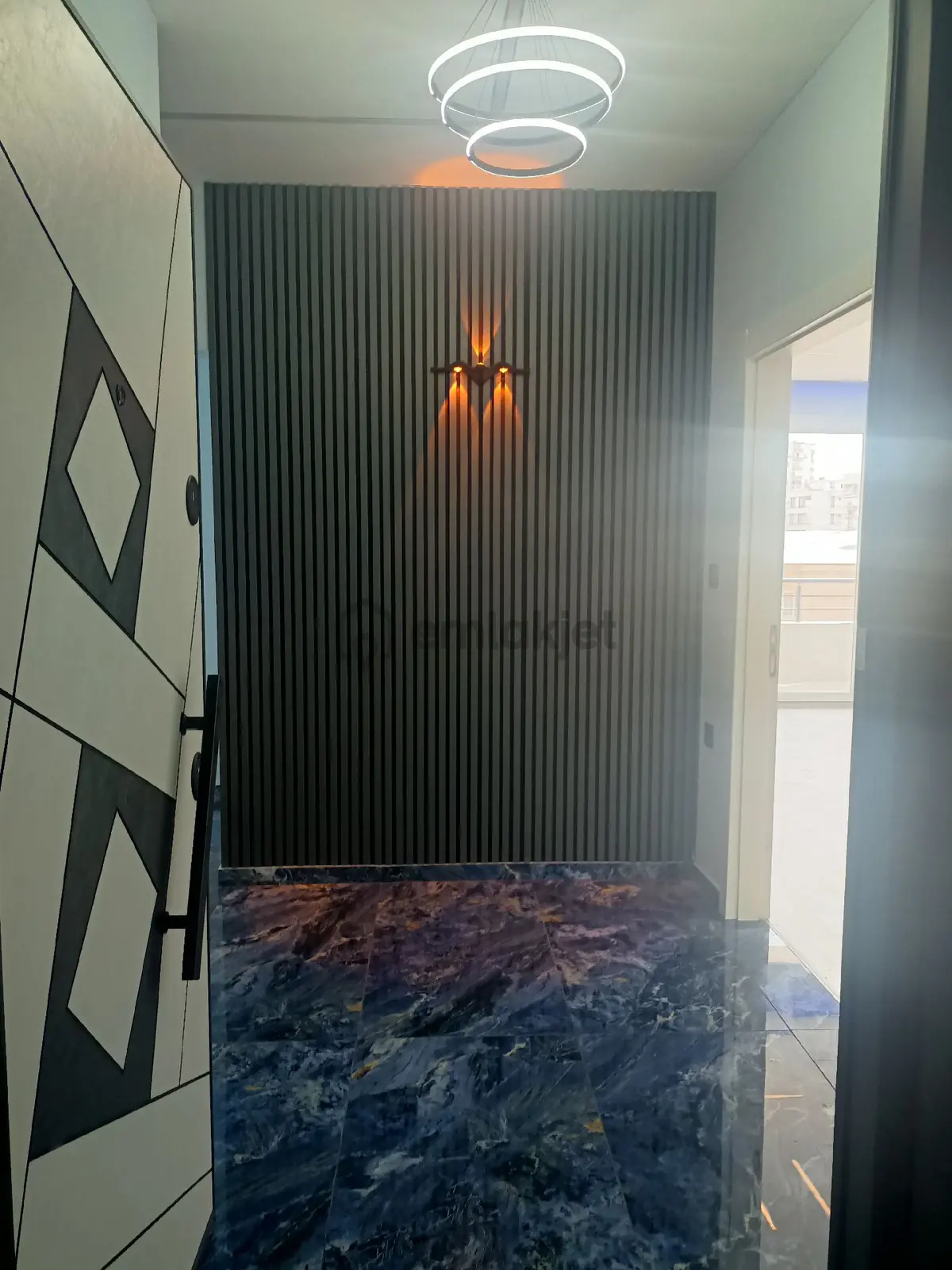 Merkezi Lokasyonda İçi Full Yapılı Daire - 4