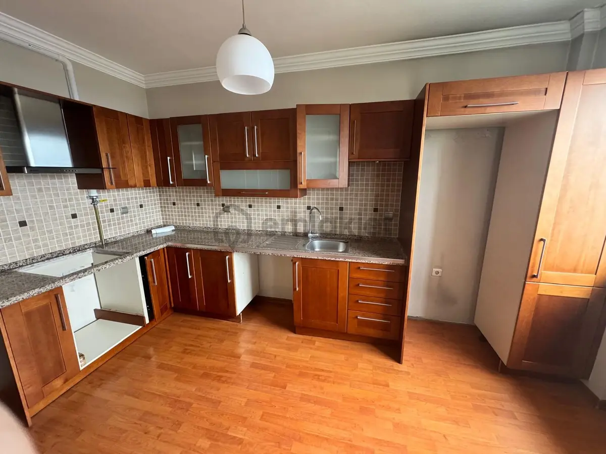 Tanjant Üstü Sitede Geniş Kiralık 2+1 Daire - 25