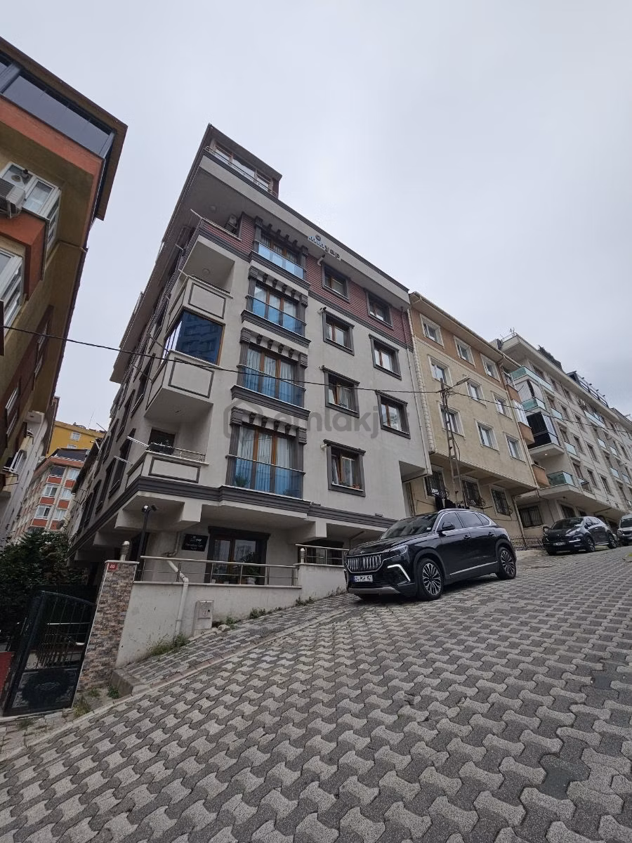 Alper Alkan'dan İlkbal Cad. Boş Arakat Balkonlu 2+1 Daire