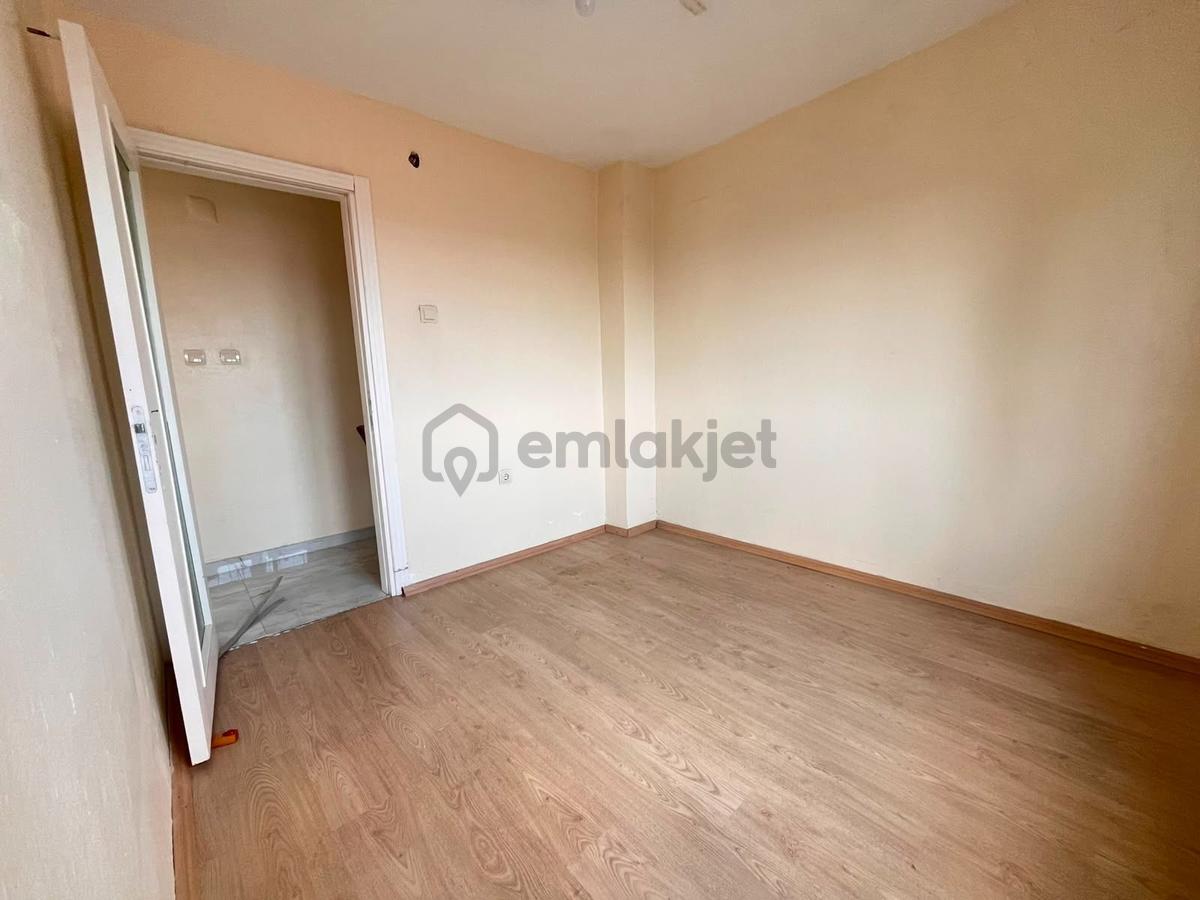 Gürselpaşa'da Satılık 3+1 Ferah Ve Aydınlık Daire - 18