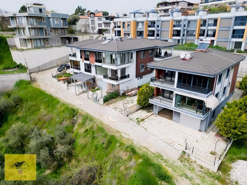 Narlı'da Deniz Manzaralı Geniş 2+1 Daire