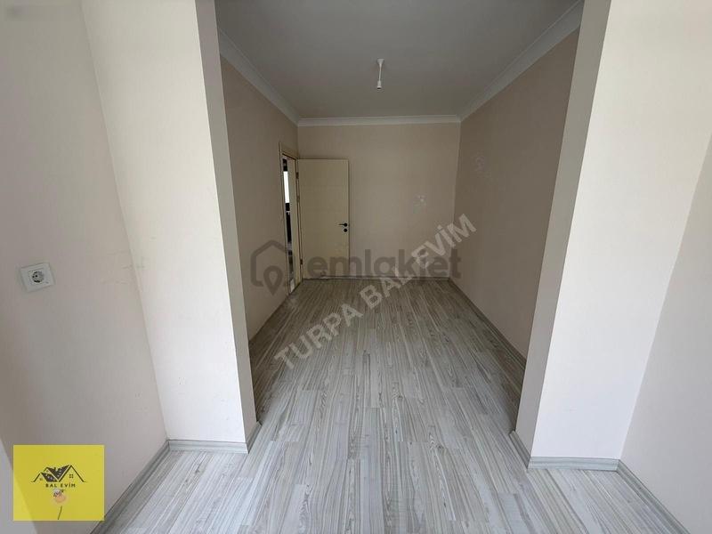 Narlı'da Deniz Manzaralı Geniş 2+1 Daire - 22