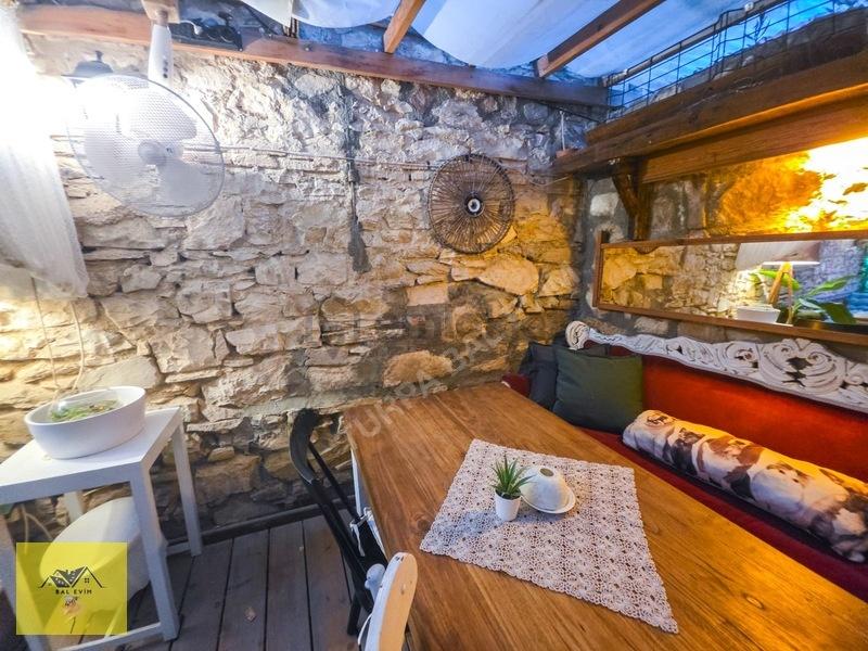 Urla Sanat Sokağı'nda Devren Kiralık Kafe & Restaurant - 19