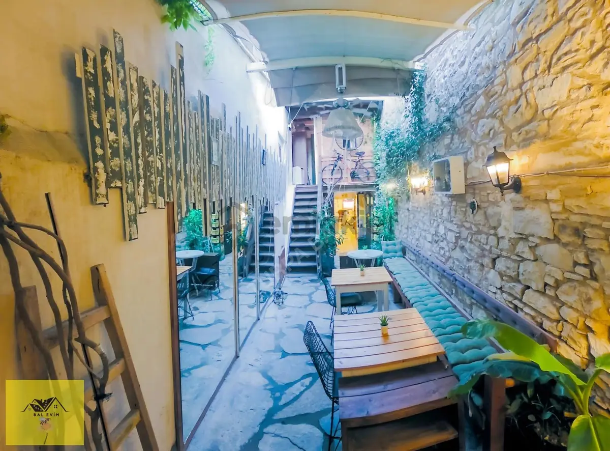 Urla Sanat Sokağı'nda Devren Kiralık Kafe & Restaurant - 21