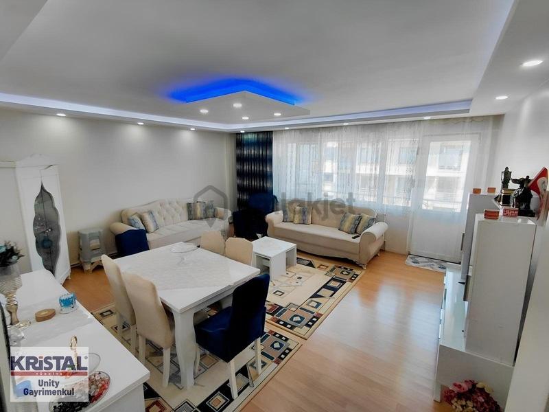 Bahçelievler'de Mükemmel Konumda Geniş Bakımlı 2+1 Daire - 8