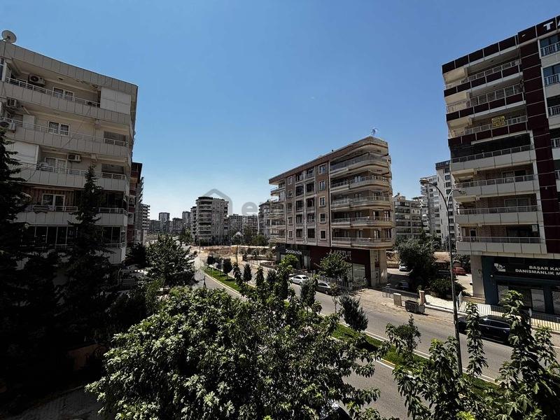 5 Odalı Geniş Bakımlı Ferah Daire Süper Konumda - 25