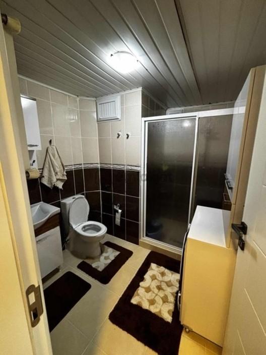 5 Odalı Geniş Bakımlı Ferah Daire Süper Konumda - 17