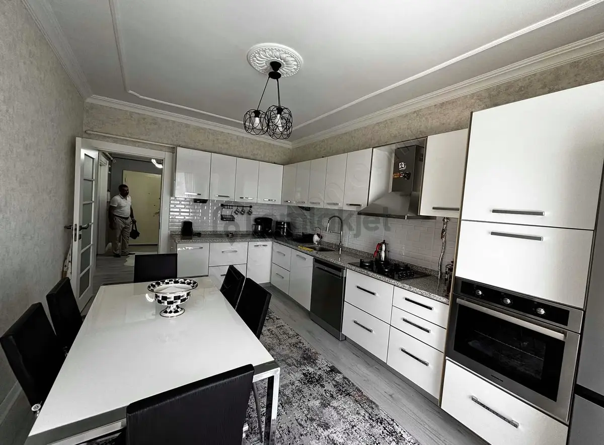 5 Odalı Geniş Bakımlı Ferah Daire Süper Konumda - 30