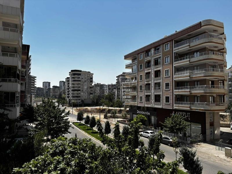 5 Odalı Geniş Bakımlı Ferah Daire Süper Konumda - 21