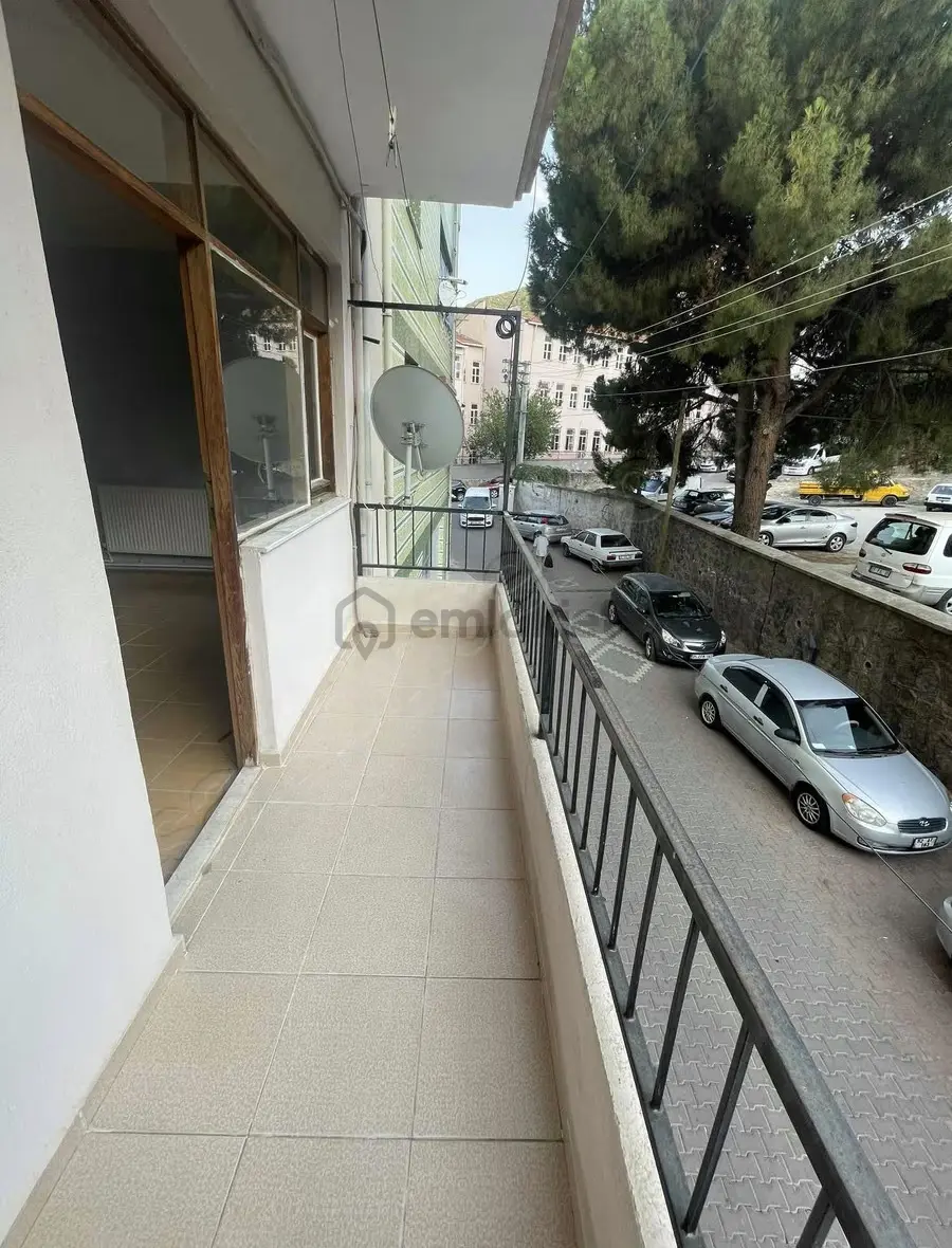 Kemalpaşa Merkezde Satılık 3+1 Daire