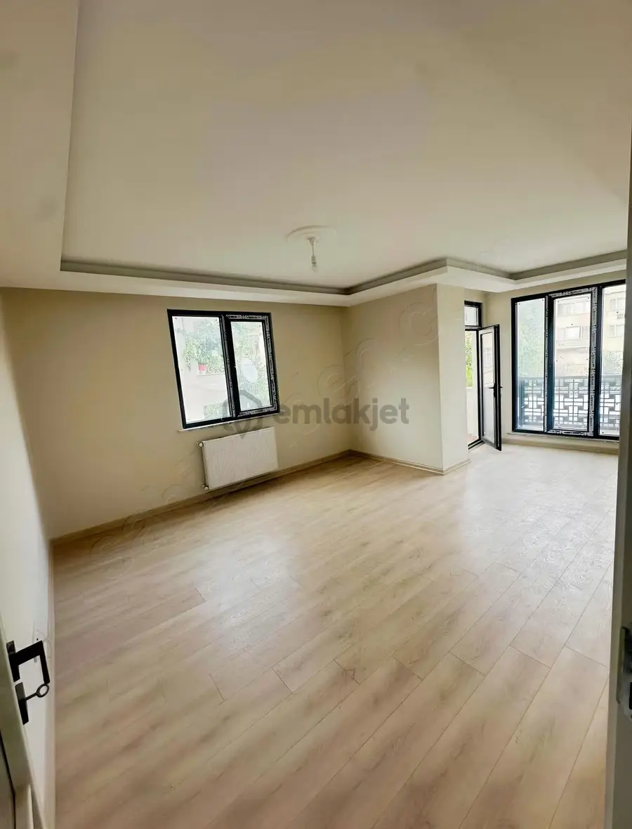 Sultanbeyli Ağrı Caddesinde 90 M² Brüt, 80 M² Net 2+1 Daire - 9