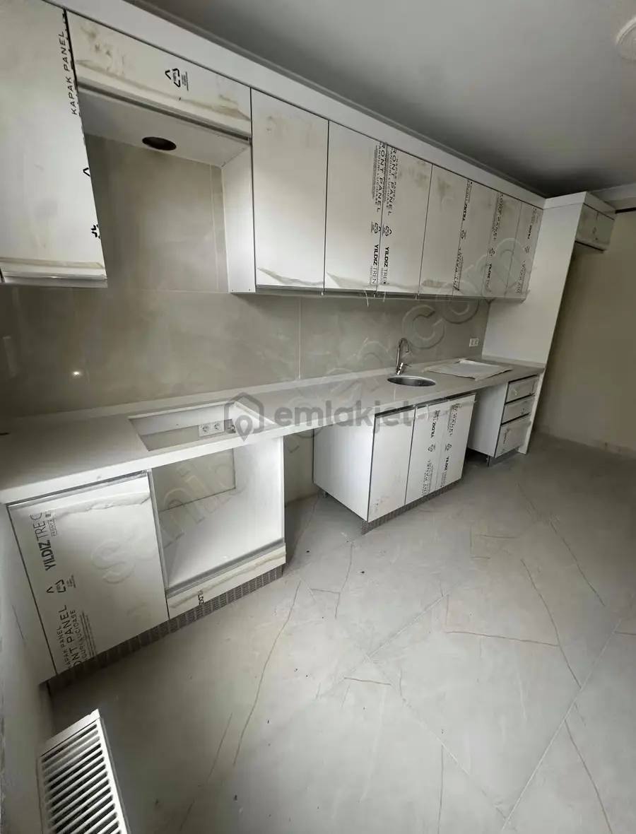 Sultanbeyli Ağrı Caddesinde 90 M² Brüt, 80 M² Net 2+1 Daire - 14