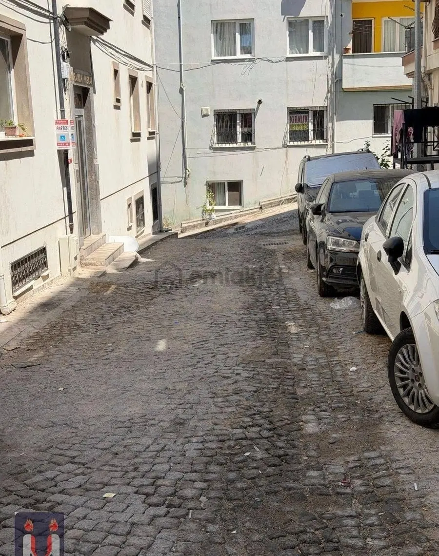 Dikili'de Denize Sadece 300 Metre Eşyalı 2+1 Satılık Daire - 24
