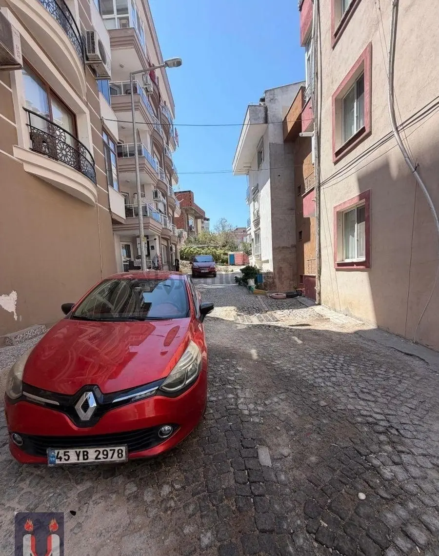 Dikili'de Denize Sadece 300 Metre Eşyalı 2+1 Satılık Daire - 25