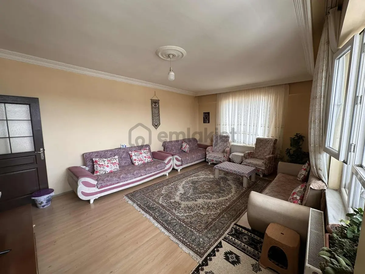Emirgazi Mah. Cadde Cephe Arakat 3+1 Daire - 13
