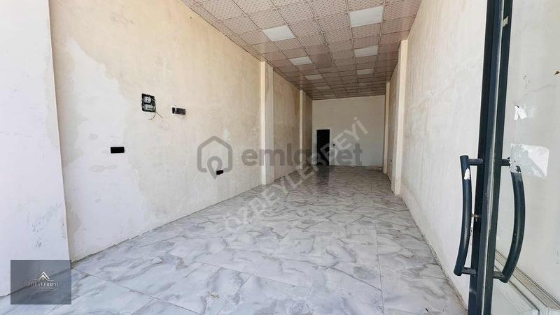 Beylerbeyin'de Köşebaşı Satılık 92 M2 Dükkan