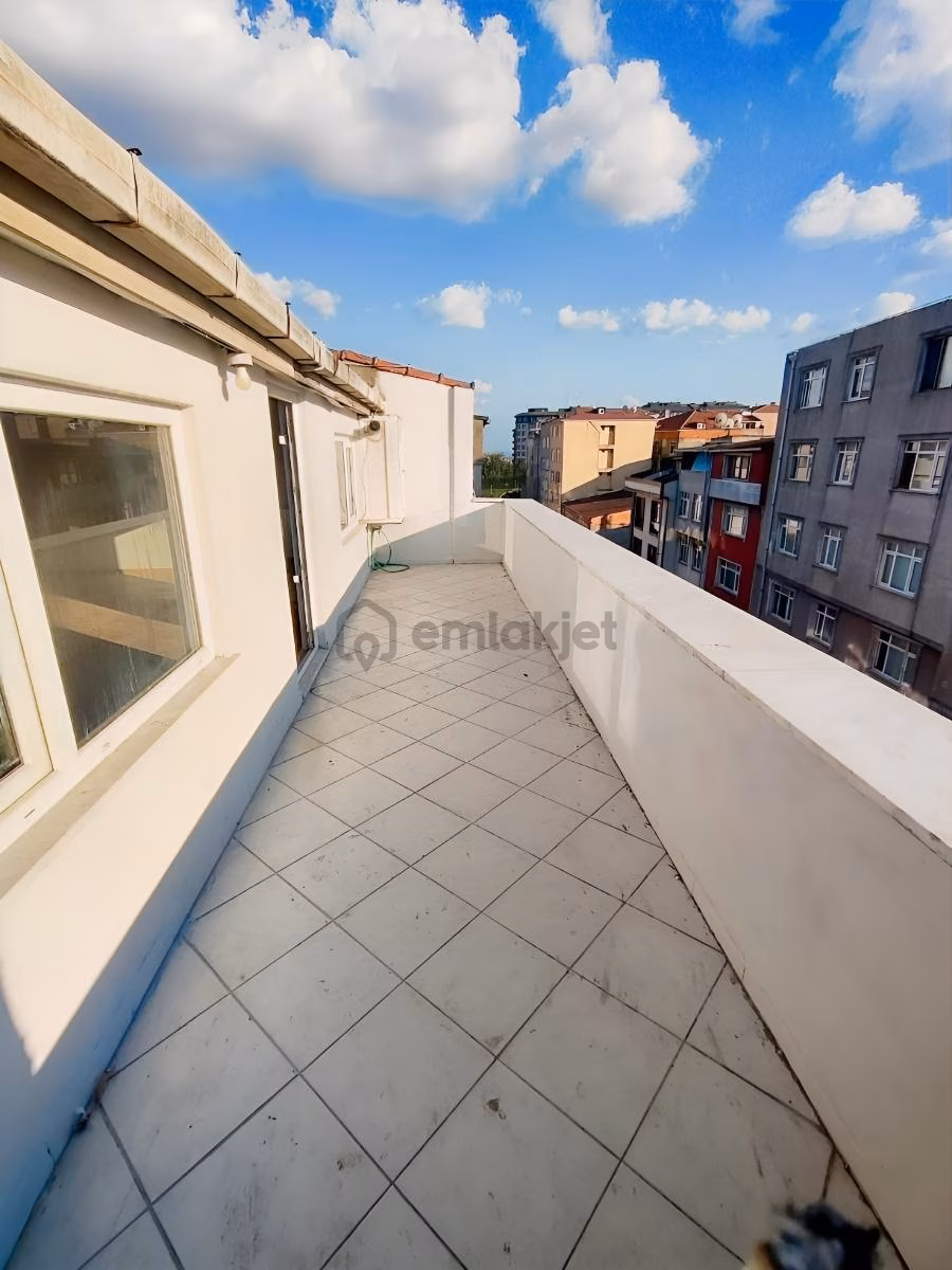 Metrobüse Yakın Etibank Cad 4+1 150 M2 Teras Haliç Manzaralı - 16