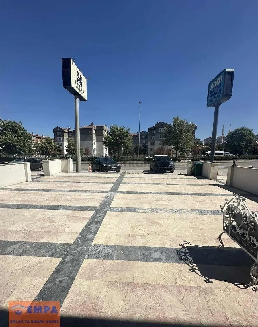 Bulvar Üzerinde Güzellik Merkezi - 20