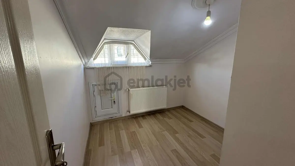 Başokur'dan Bahçelievler Soğanlı Mh. Genç Binada 2+1 Çatıkat - 4