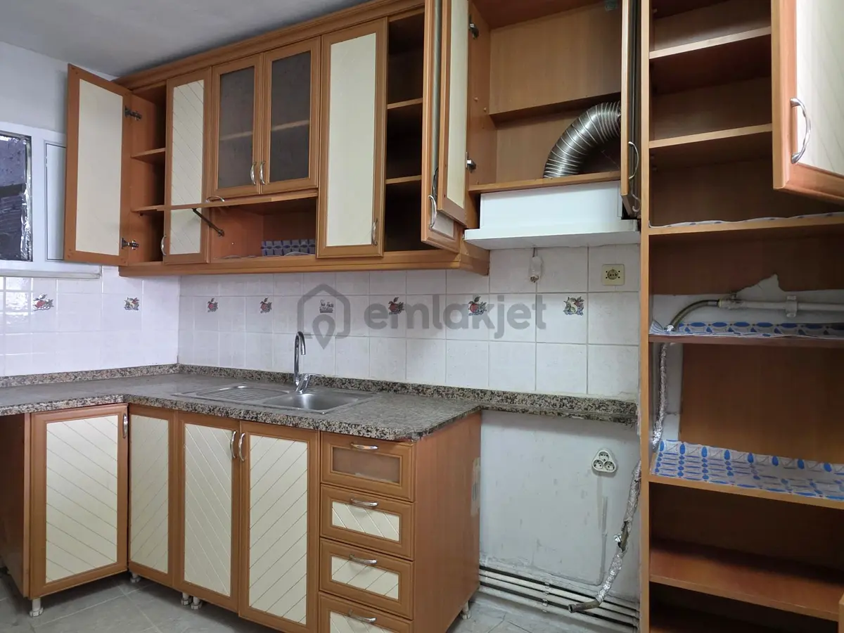 C21 Cius; E.pazar Cad. Arakat 2+1 Kiralık Daire - 12
