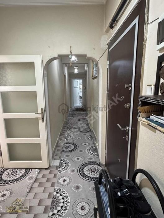 Cumhuriyet Caddesinde Satılık 2+1 Daire - 16