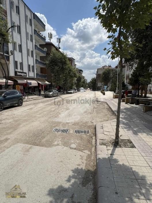 Cumhuriyet Caddesinde Satılık 2+1 Daire - 3