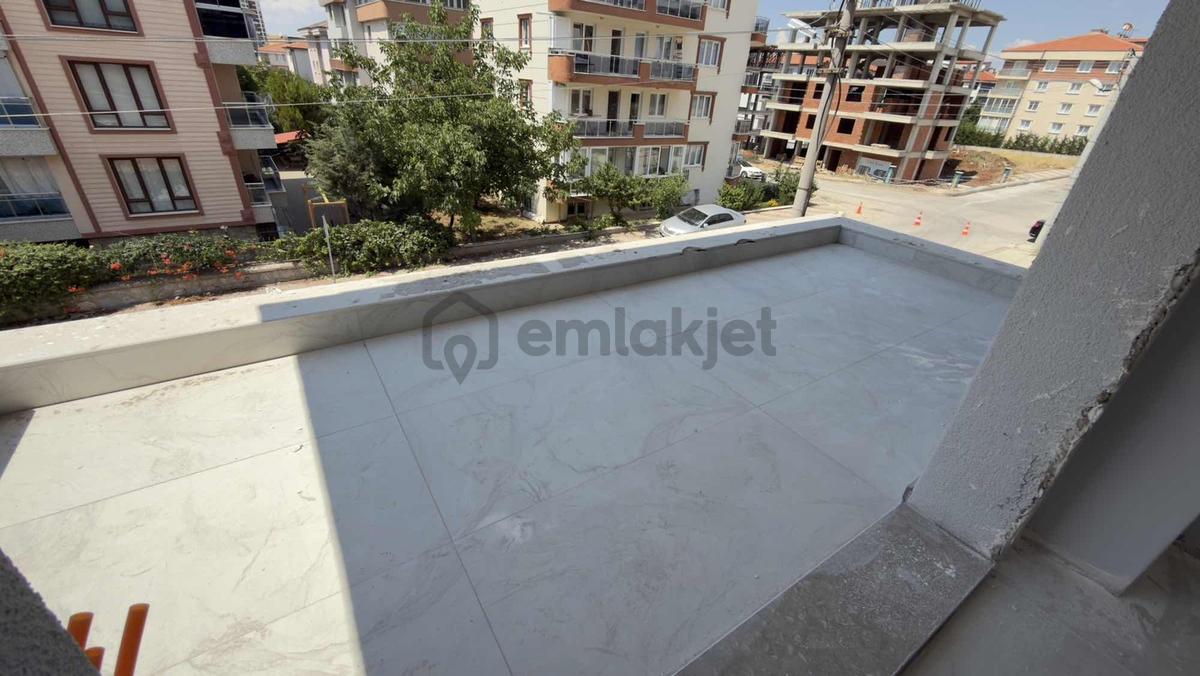 Cumhuriyet'te Sıfır 2+1 Ara Kat - 11