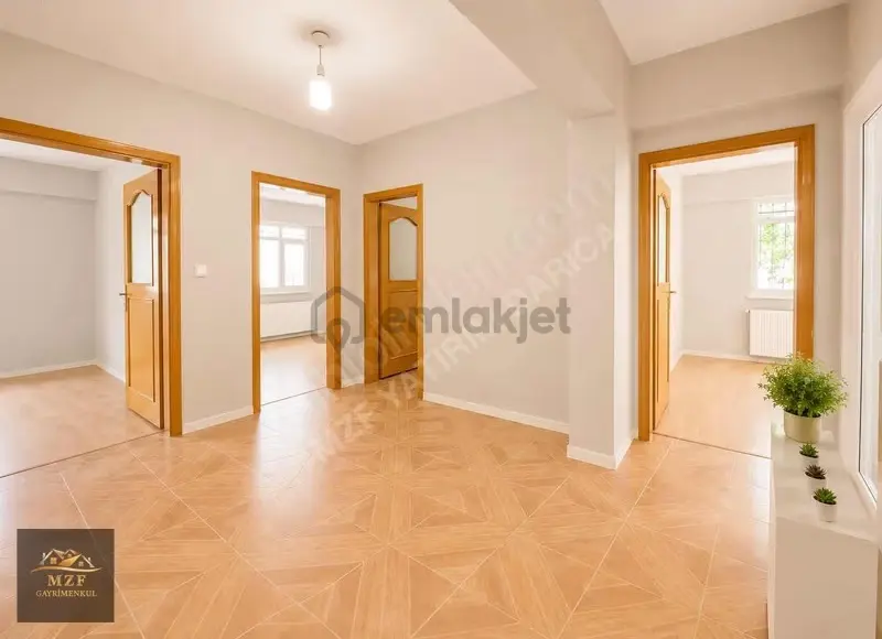 Atatürk Caddesi Yakını 3+1 Geniş Daire - 20