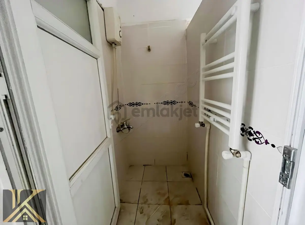 Kurtuluş Mahallesinde Kirallık 1+1 Daire - 6