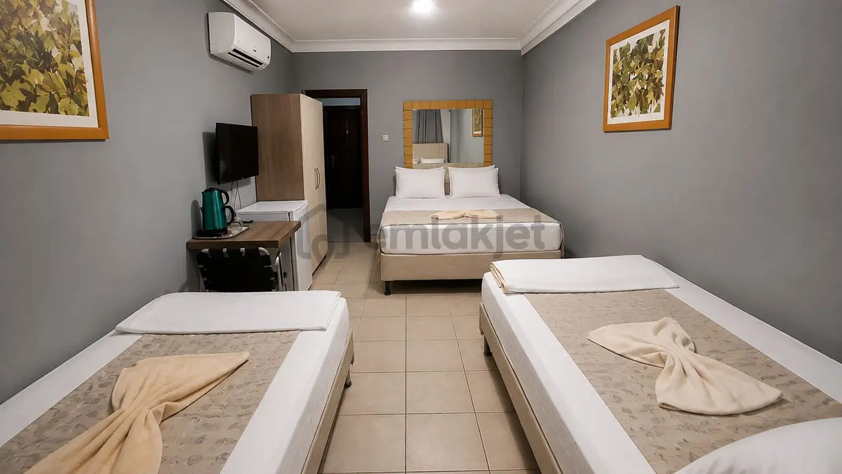 Antlya Şehir Merkezinde Muratpaşa Kaleiçi Girişinde - 2