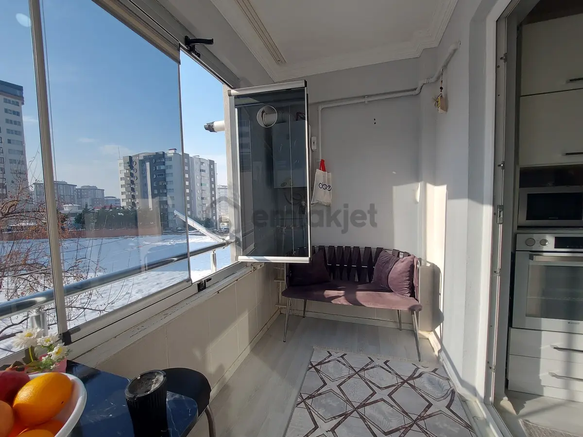 Yeni Rota'dan Geniş- Kullanışlı Satlık 2+0 Daire - 27