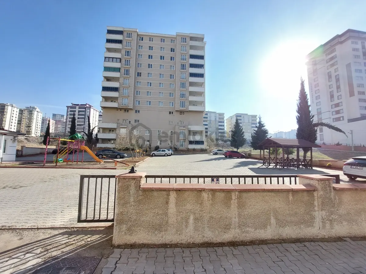 Yeni Rota'dan Geniş- Kullanışlı Satlık 2+0 Daire - 10