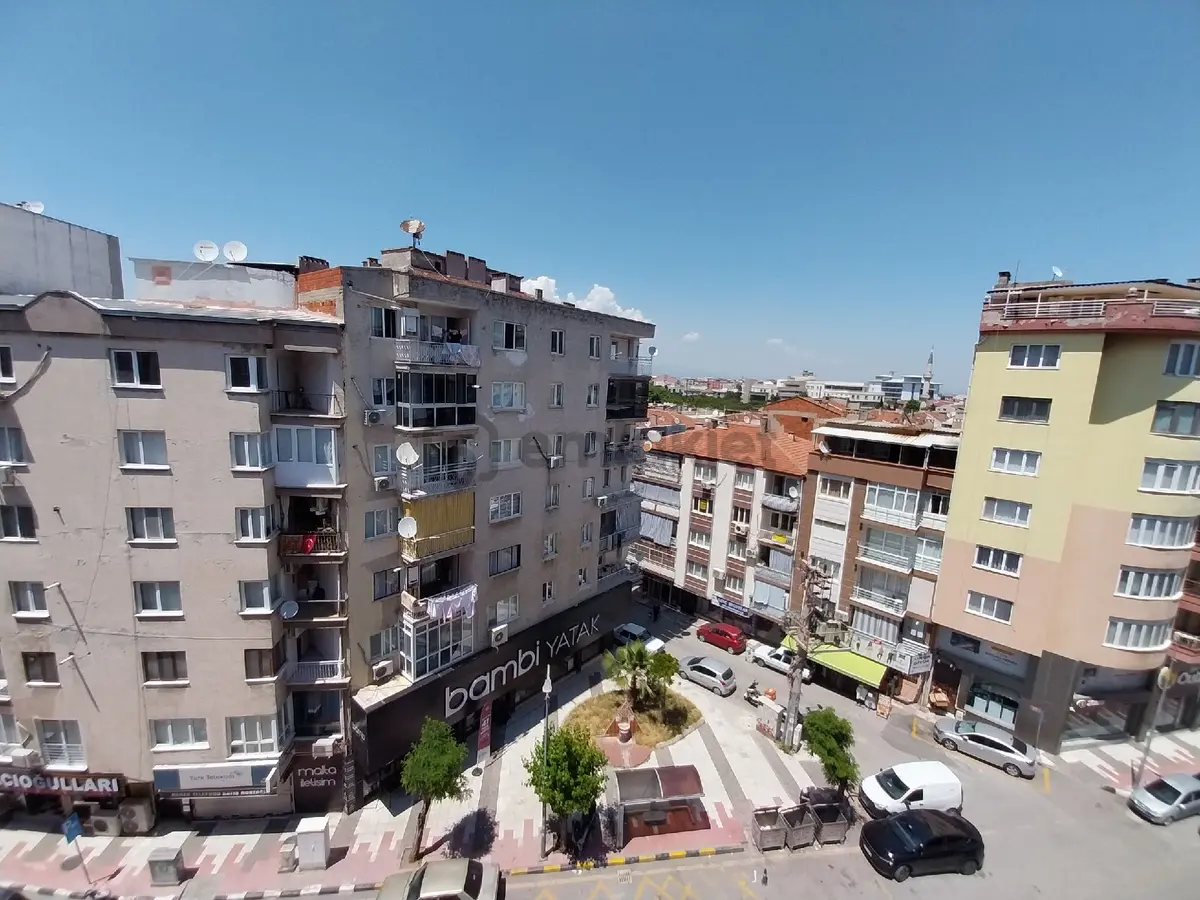 8 Eylül Caddesi Üzerinde Satılık Arakat Asansörlü 3+1 Full Özellikli Daire - 26