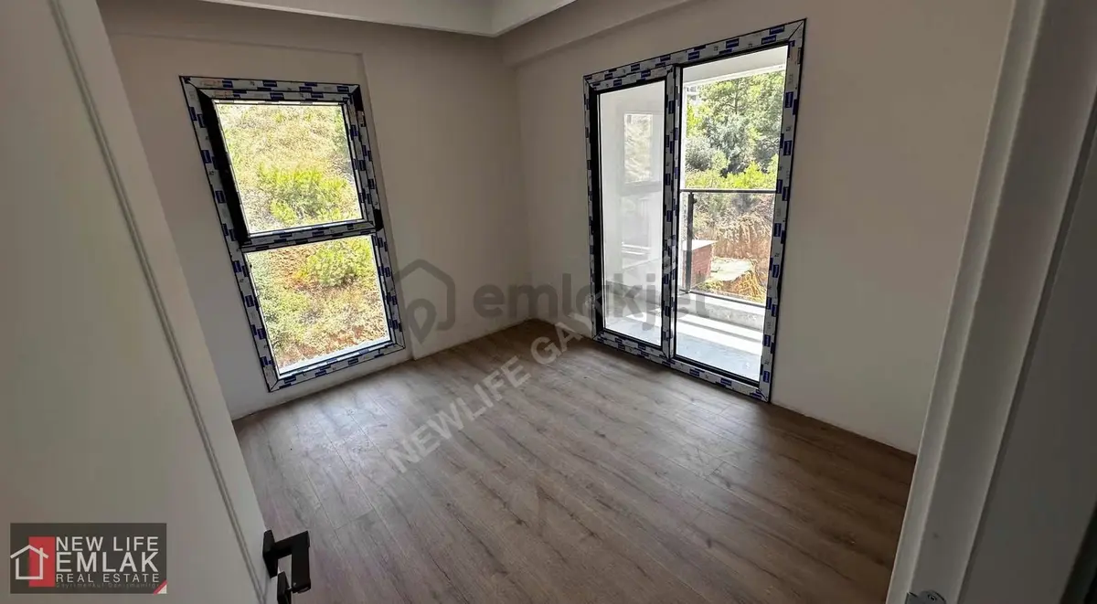 Kuşadasında Sıfır Yapı Havuzlu Satılık Daire - 19