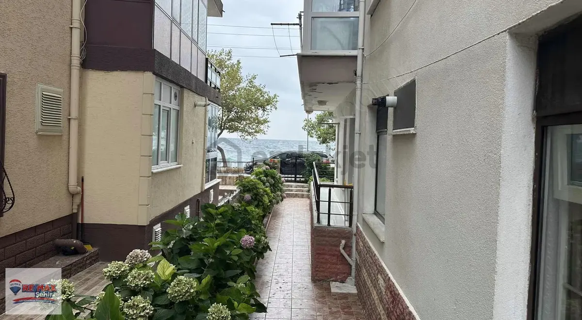 Remax'tan Çınarcıkta Sahilde Satılık Ara Kat Daire - 11
