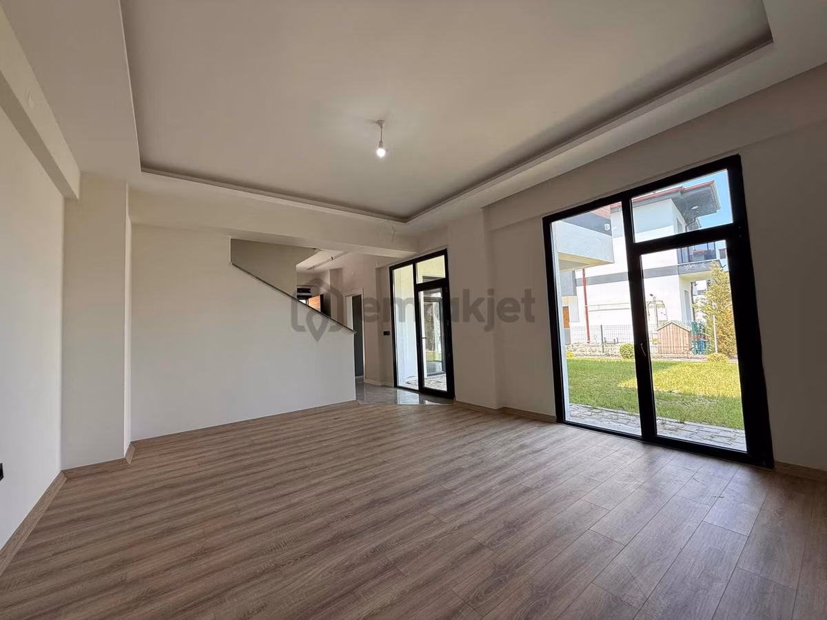 Becen Mah. 3.5+1 450 M2 Villa - 10