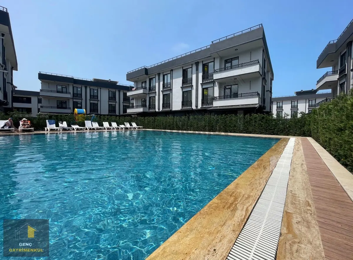 Havuzlu Site İçerisinde Eşyalı Ara Kat Sıfır 2+1 Daire - 4