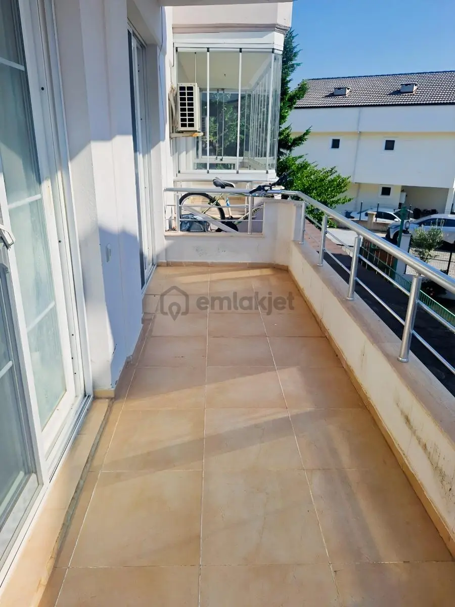 Soğucakta Havuzlu Sitede 3+1 Villa - 6