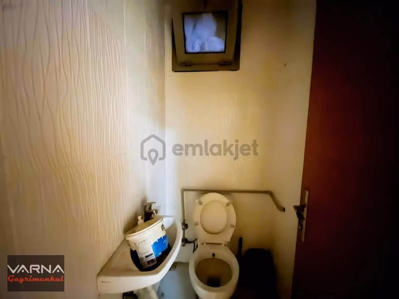 Menderes Merkezde Kiralık Dükkan - 6