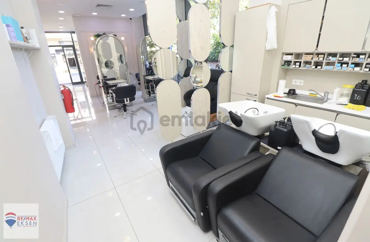 Libadiye Cad. Üzerinde Devren Kiralık Güzellik Merkezi - 21